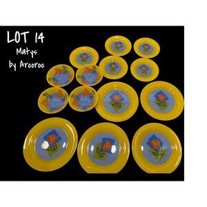 Set Of 14 Arcoroc France Matys Yellow Tulip Glass Dinner Salad Plates Soup Bowls